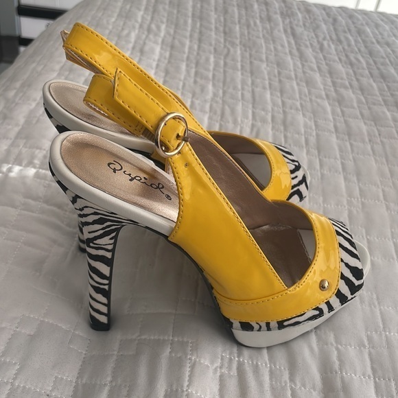 ⭐️ HOST PICK ⭐️ Qupid | Yellow Gaze Sandal heels size 7 zebra Print pumps pumps - Picture 8 of 9